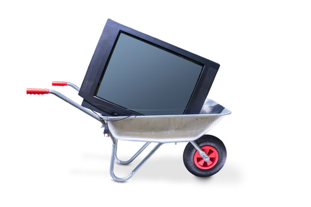 Куда вернуть старый телевизор: продажа, разбор, утилизация