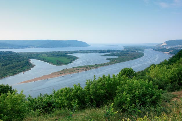 Причины, последствия и методы борьбы с загрязнением реки Волги